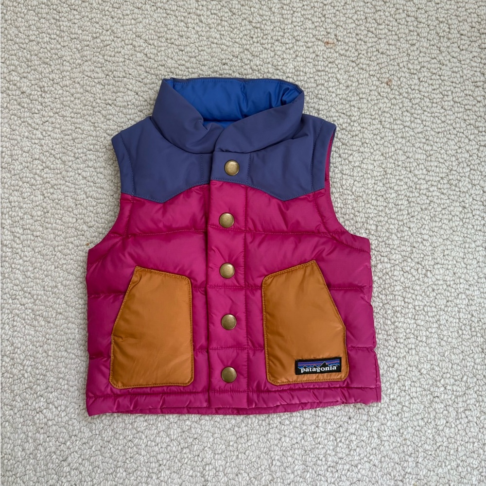 Patagonia Baby BIVY DOWN VEST in mythic pink